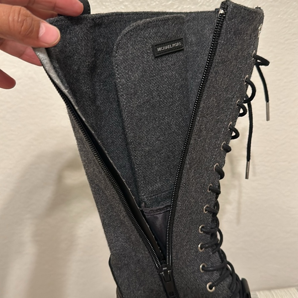 Michael Kors Easton Flannel and Rubber Rain Boot
Black Gray Size 6 - Picture 9 of 11